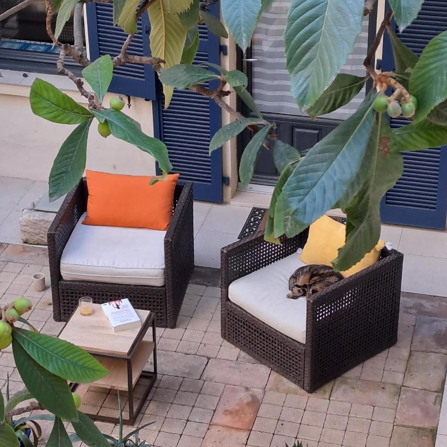 尼姆Sous Le Neflier住宿加早餐旅馆 外观 照片